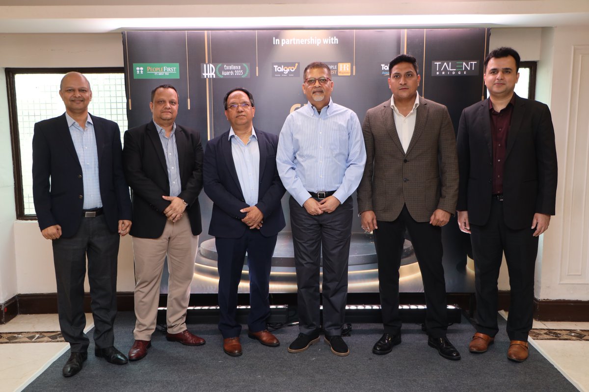 We are extremely proud to share that at the 𝐆𝐥𝐨𝐛𝐚𝐥 𝐄𝐱𝐜𝐞𝐥𝐥𝐞𝐧𝐜𝐞 𝐂𝐨𝐮𝐧𝐜𝐢𝐥 𝐀𝐰𝐚𝐫𝐝𝐬 𝟐𝟎𝟐𝟔, FM Global (V5 Global)  and our leaders were recognized for the work and impact they continue to create.

Congratulations to all the winners!