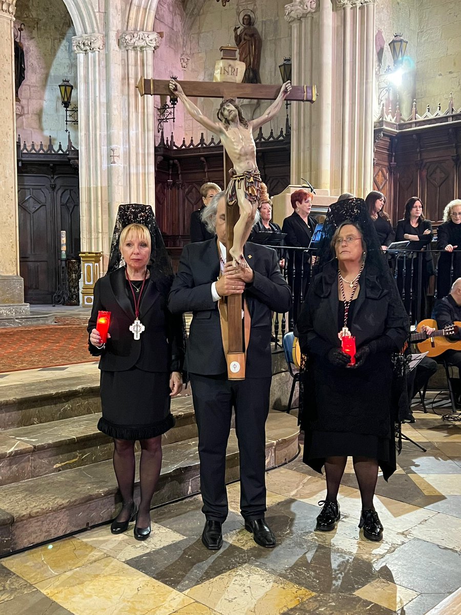 eccehomoreus's tweet image. El 14 de març va celebrar el solemne Viacrucis de Quaresma, a l’església prioral de Sant Pere, amb l’acompanyament de saetes de l’Associació Cultural i Folklòrica Andalusa de Tarragona.

#Viacrucis #Quaresma #SetmanaSanta #Tradició #Devoció #Tarragona