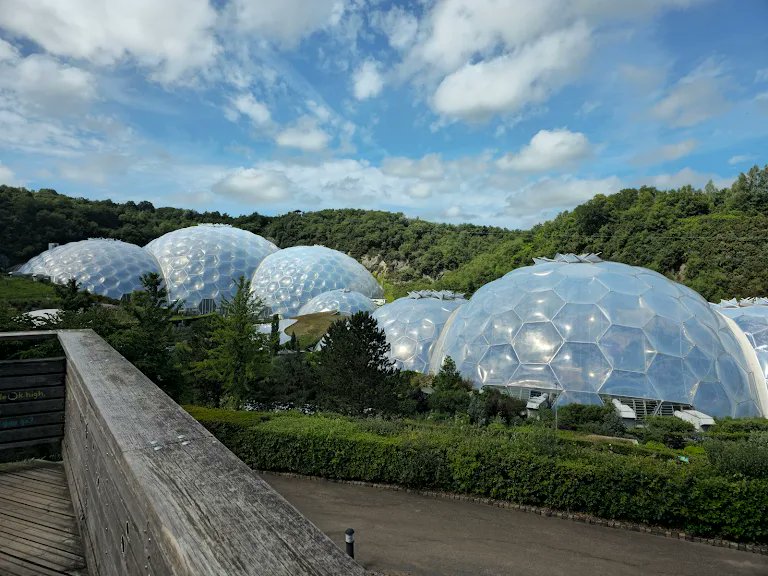 NathanFrancis__'s tweet photo. π΄π Happy 25th birthday to the #EdenProject.
The stunning #botanicalgarden in #Cornwall, #England, opened on the 17 March 2001.
Learn more and plan a visit: https://t.co/DQOWQ3kHXV https://t.co/GCkIzSPV2g