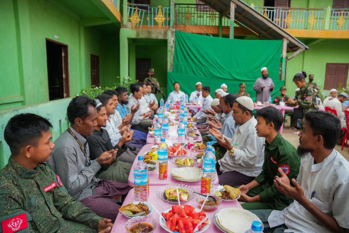 MaungKhinZaw4's tweet photo. In Arakan's Mrauk-U District, the "Eid al-Fitr" celebration marking the end of the Ramadan fast for Muslims was held yesterday on March 15th and 16th. @AJEnglish @Reuters @FortifyRights @Diplomat_APAC @UN @hrw @UN_HRC @BBCWorld #ULA #AA https://t.co/qp3fJjAHBM