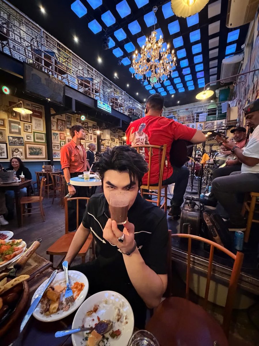 ขอโทษทุกคนด้วยครับ ผมมาทวงคนของผมคืนละ ก็ลงรูปอวดชาวบ้านไปเลย ให้ทุกคนได้รับทราบทั่วกันจ้า