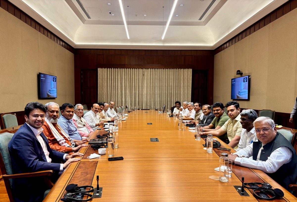 Tejasvi Surya tweet media