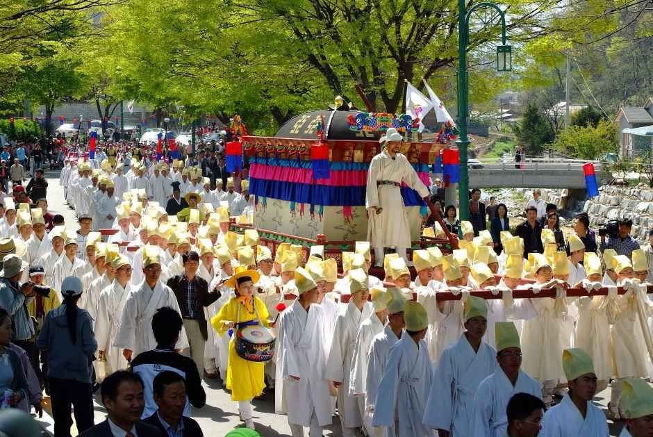 🚄「왕과 사는 도시: 영월」 2026 단종문화제+영월장릉&amp;단종역사관 여행 패키지
korailtravel.com/web/goods_view…

✔일정: 2026년 04월 25일 (토)

코레일관광개발 기차여행상품으로 영월단종문화제와 영월장릉&amp;단종역사관을 관람할 수 있어요!

친구, 가족과 함께 봄나들이로 다녀와도 될 것 같음!!