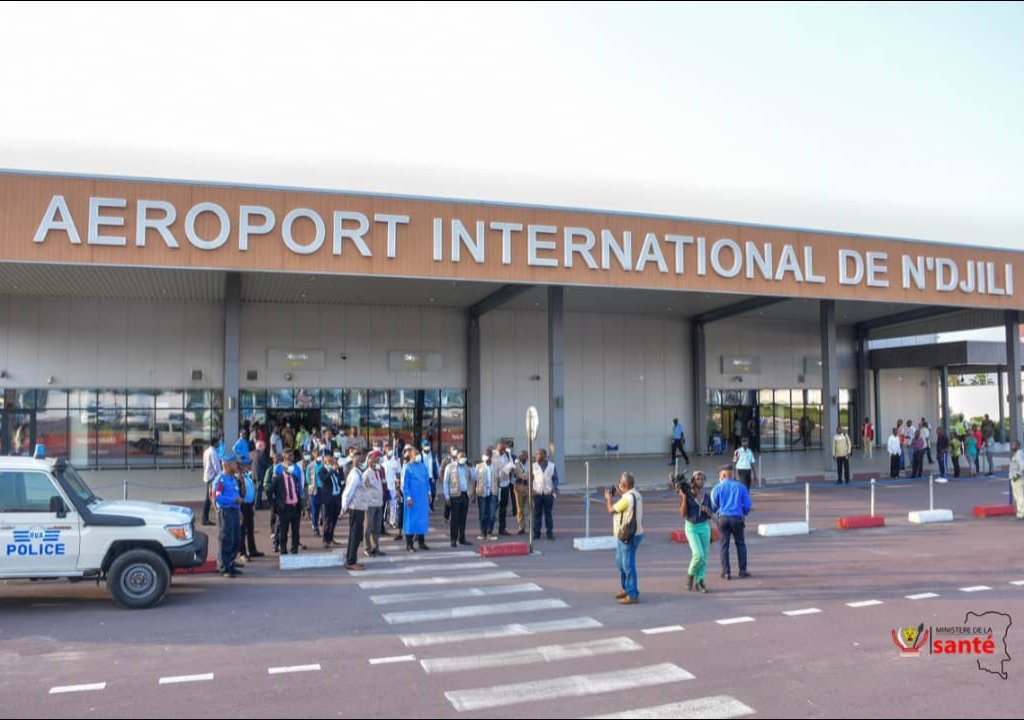 IyendaOfficiel's tweet photo. En comparant l'Aéroport de Maya Maya au Congo Brazzaville et celui de djili en RDC, je réalise que la Constitution n'est pas la seule chose à changer ! Notre Aéroport n'est pas digne d'un pays situé au coeur de l'Afrique...Sans passer par référendum, svp essayez de changer notre Aéroport !
