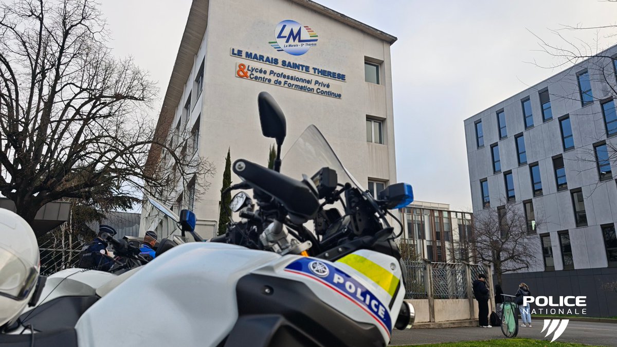 Police Nationale 42 tweet media