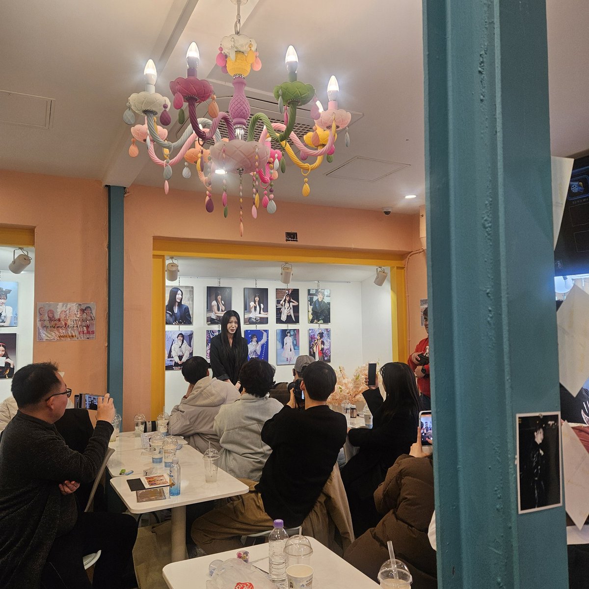 cafecandylog's tweet image. 로켓펀치 수윤님께서 캔디로그 카페에 방문해주셨습니다.🥰

바쁘신 중에도 직접 찾아오셔서 
소중한 추억을 얻게 해주신 소윤님께 감사드리며, 생일을 진심으로 축하드립니다~🥰

#RocketPunch #수윤 
#상수역캔디로그