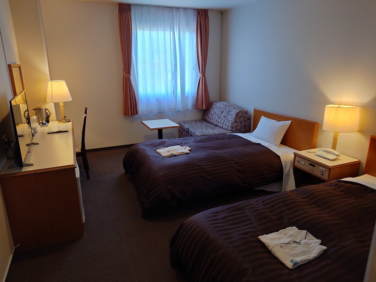 open880.com tweet media