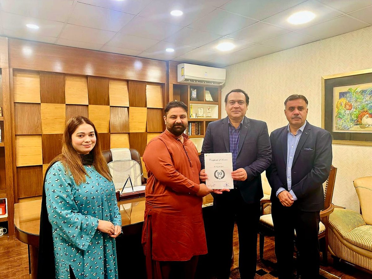 amfbl's tweet photo. Celebrating dedication, commitment, and loyalty at Apna Micro Finance Bank Limited ✨

Apna Micro Finance Bank Limited are proud to recognize and honor our valued Staff members who have successfully completed 5 and 10 years of service with the Bank. https://t.co/NvXhOSimdz