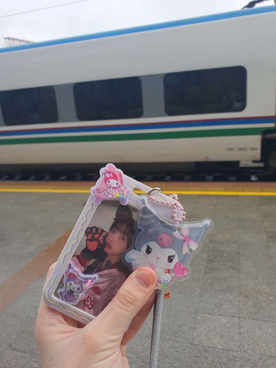 annianm_'s tweet photo. off the train
#아이몬드 #l_mond #imond #이설
#E_seol #eseol
#ImondInUzbekistan #EseolInUzbekistan https://t.co/wRyrR3aLtn
