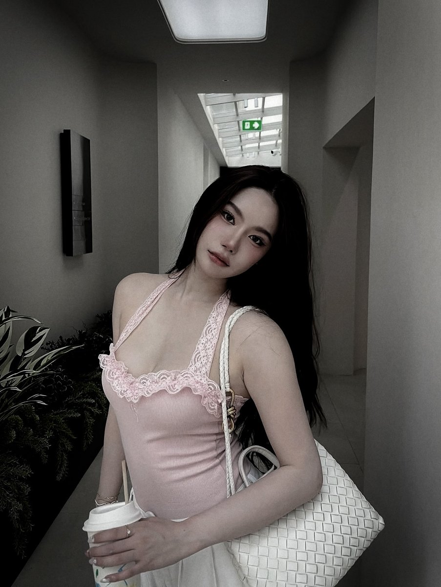 pretty, 𝗋͟𝗎͟𝖻͟𝗒. tweet media