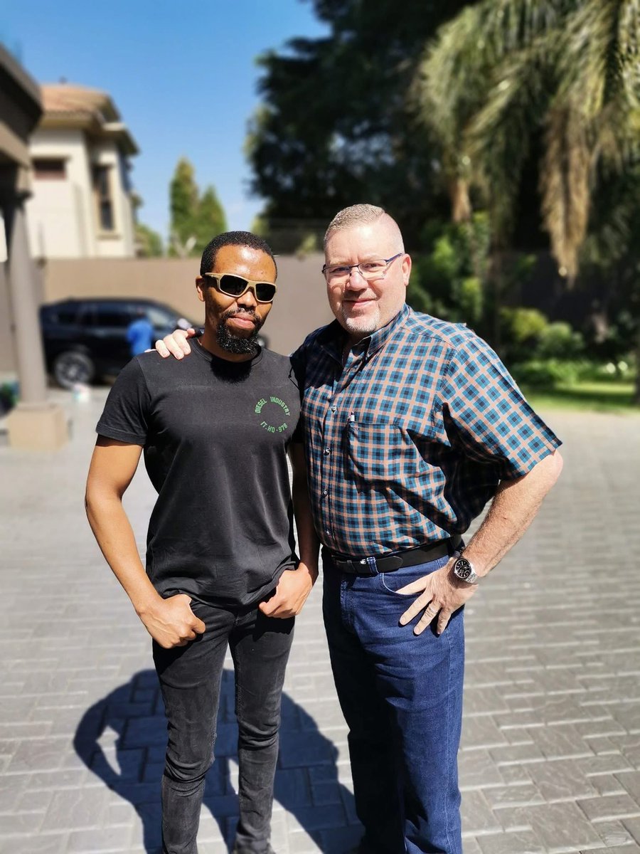 Man’s NOT Barry Roux tweet media