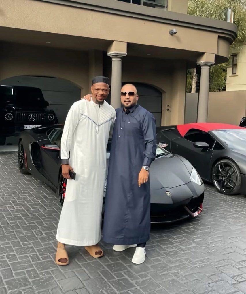 Man’s NOT Barry Roux tweet media