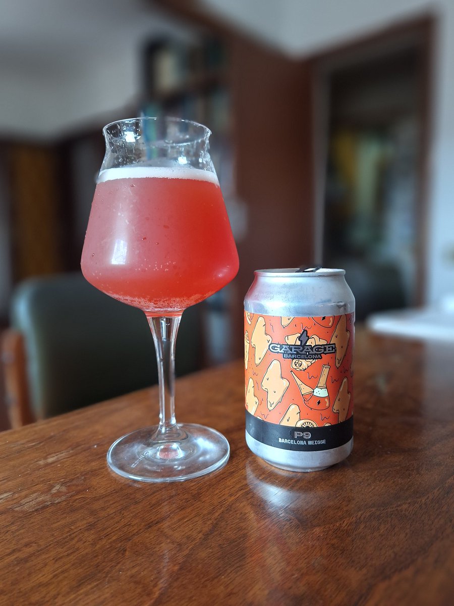 milbeerista's tweet image. Garage P9. De BCN. Berliner Weisse. Aigua, malta d'ordi, blat, llúpol, llevat, gerds i fruita fe la passió. 4%. Excel·lent. Acidesa agradable, mesurada, efervescent, molt afruitada, seca. Refrescant. #BerlinerWeisse #sourale #Weisse #funkybeer #ale #localbeer #craftbeer #beerpic