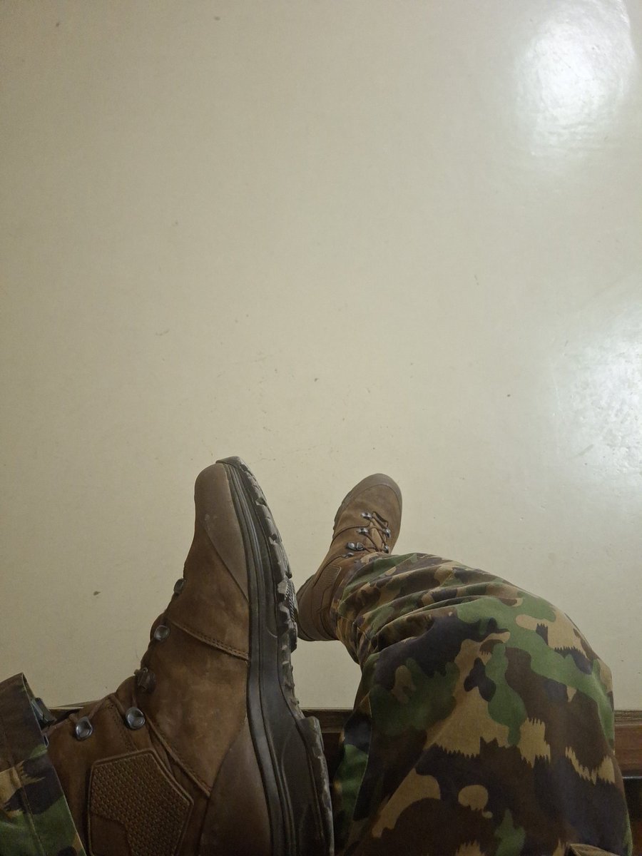 JungMeister06's tweet photo. Gueten morgen sklave!
Wie gerne würdest du meine Kampf Stiefel putzen?
#alpha #sklave #sub #swissfindom #beta https://t.co/ne5SIIii1E