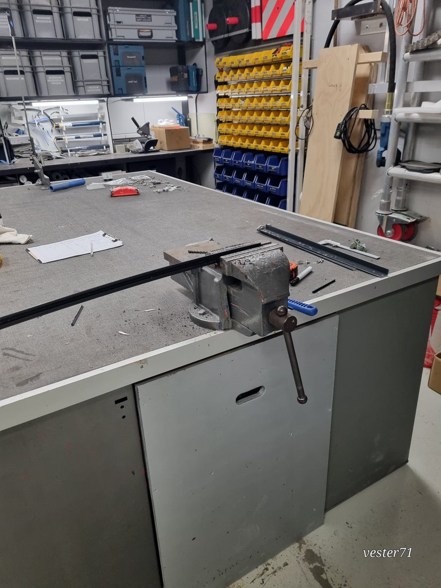 vester71 tweet media