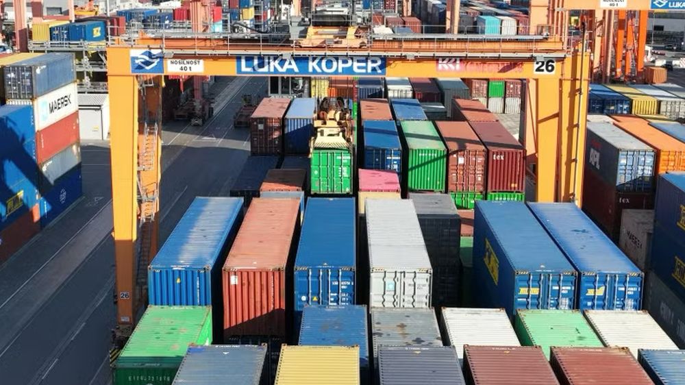WorldCargoNews's tweet image. 🏗️ Surplex launches exclusive auction of container cranes from the Port of Koper in Slovenia: tinyurl.com/3r7xx7d9 
@surplex_auction 
#PortEquipment #CargoHandling #PortCranes #Logistics