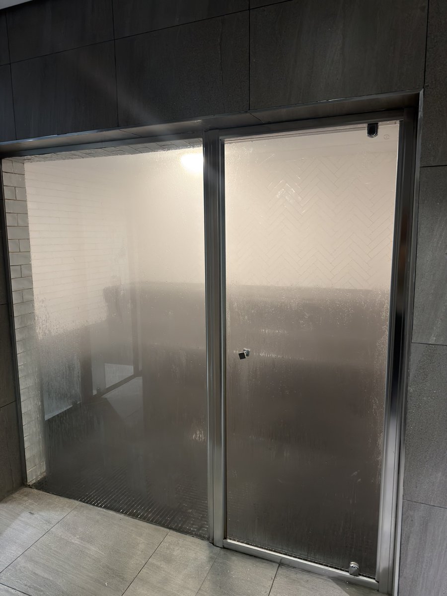 Daddy Lewa tweet media