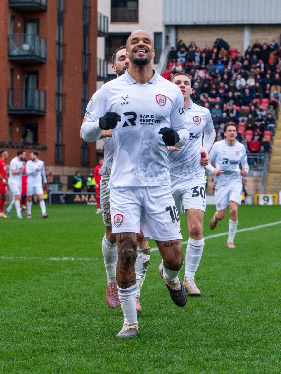 Chris Mann tweet media