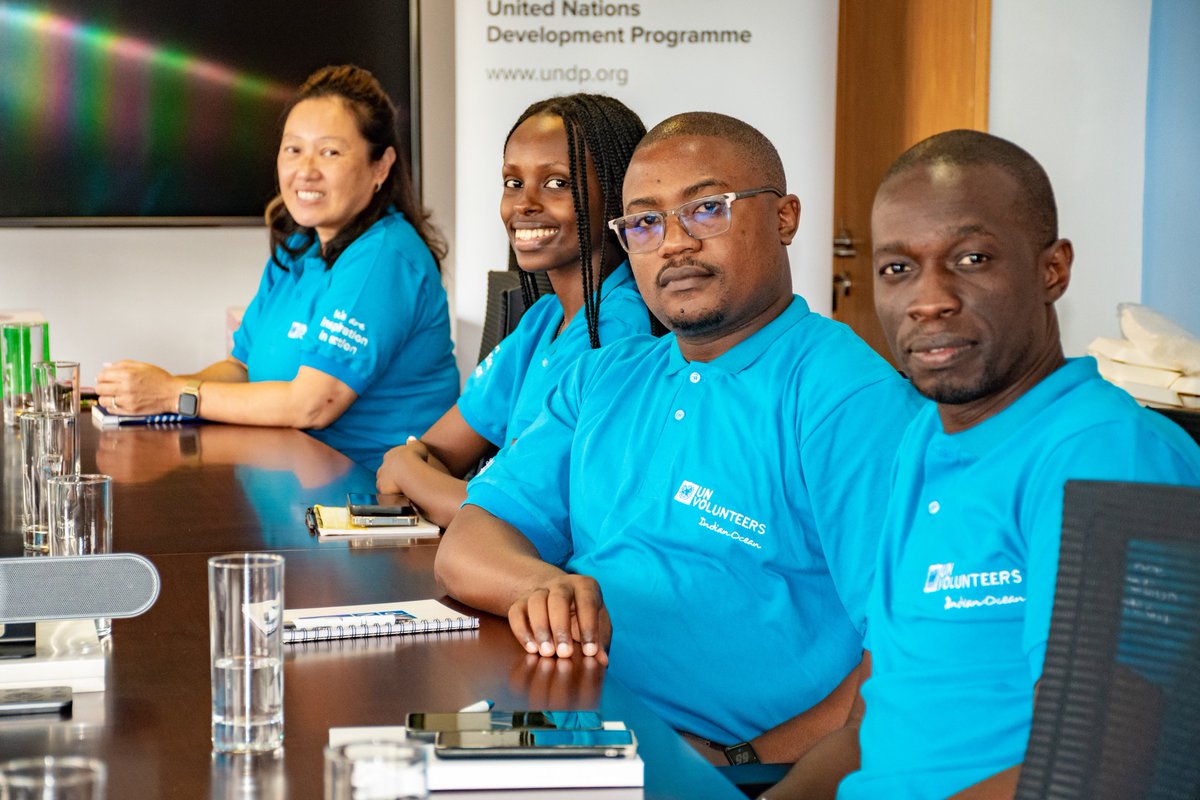 UNDPMauritius's tweet photo. [1/2] Volunteer talent is essential for small island nations🏝️

Today, the @UNVolunteers Executive Coordinator @ToilyKurbanov met with 11 UNVs serving in Mauritius🇲🇺 - including 10 from @UNDP - to hear their experiences &amp; journeys supporting development on the ground. https://t.co/Gkw2goxtuk