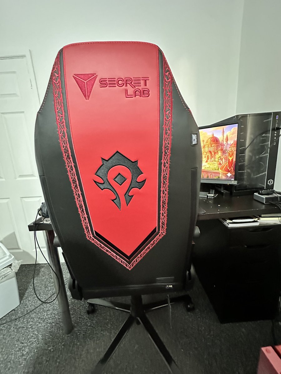 Dewis83's tweet photo. Victory or death, but make it comfortable. ⚔️ Just upgraded the command center with the @secretlabchairs Horde Edition. The craftsmanship on this crest is incredible—ready to defend Azeroth (and my lower back) for the long haul. FOR THE HORDE! 🔴⭐
#WorldOfWarcraft #Secretlab https://t.co/RqkX1bpGUX