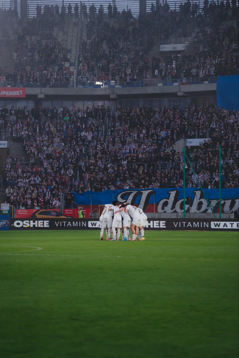 Lukas-Podolski.com tweet media