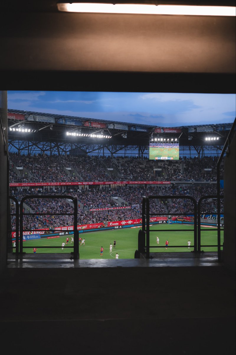 Lukas-Podolski.com tweet media