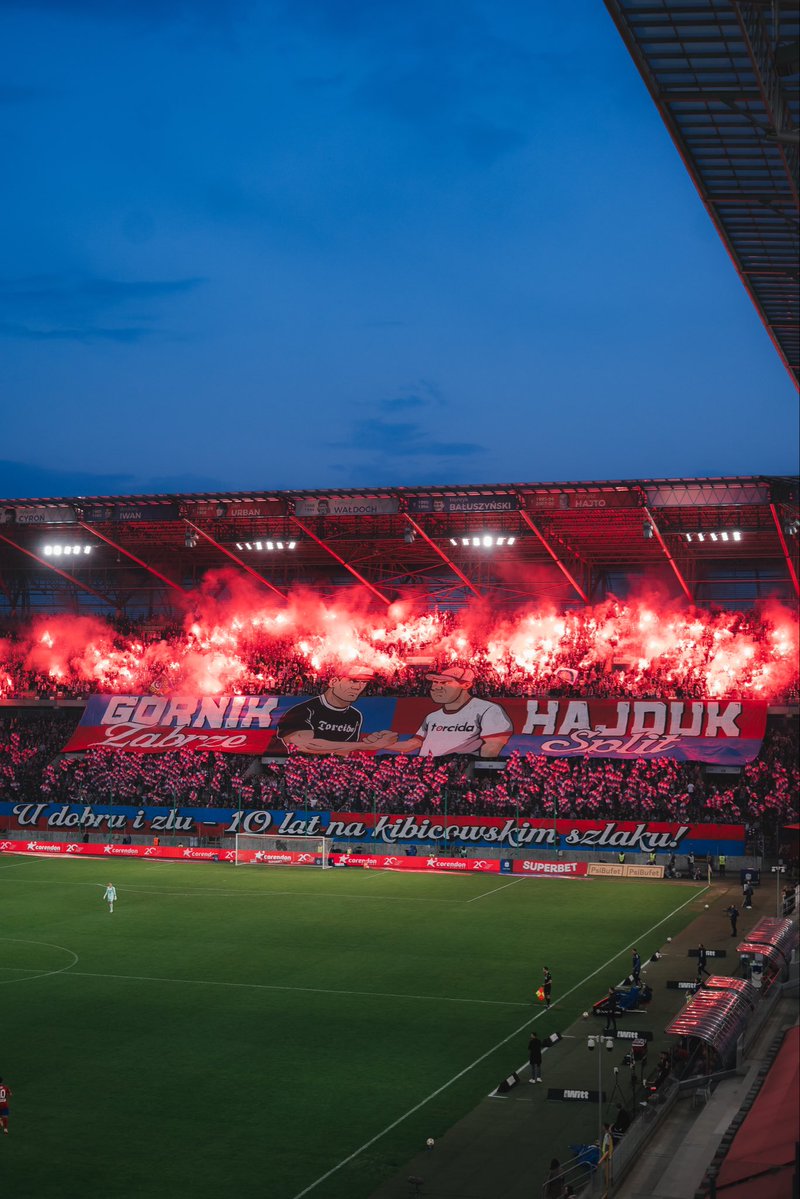 Lukas-Podolski.com tweet media