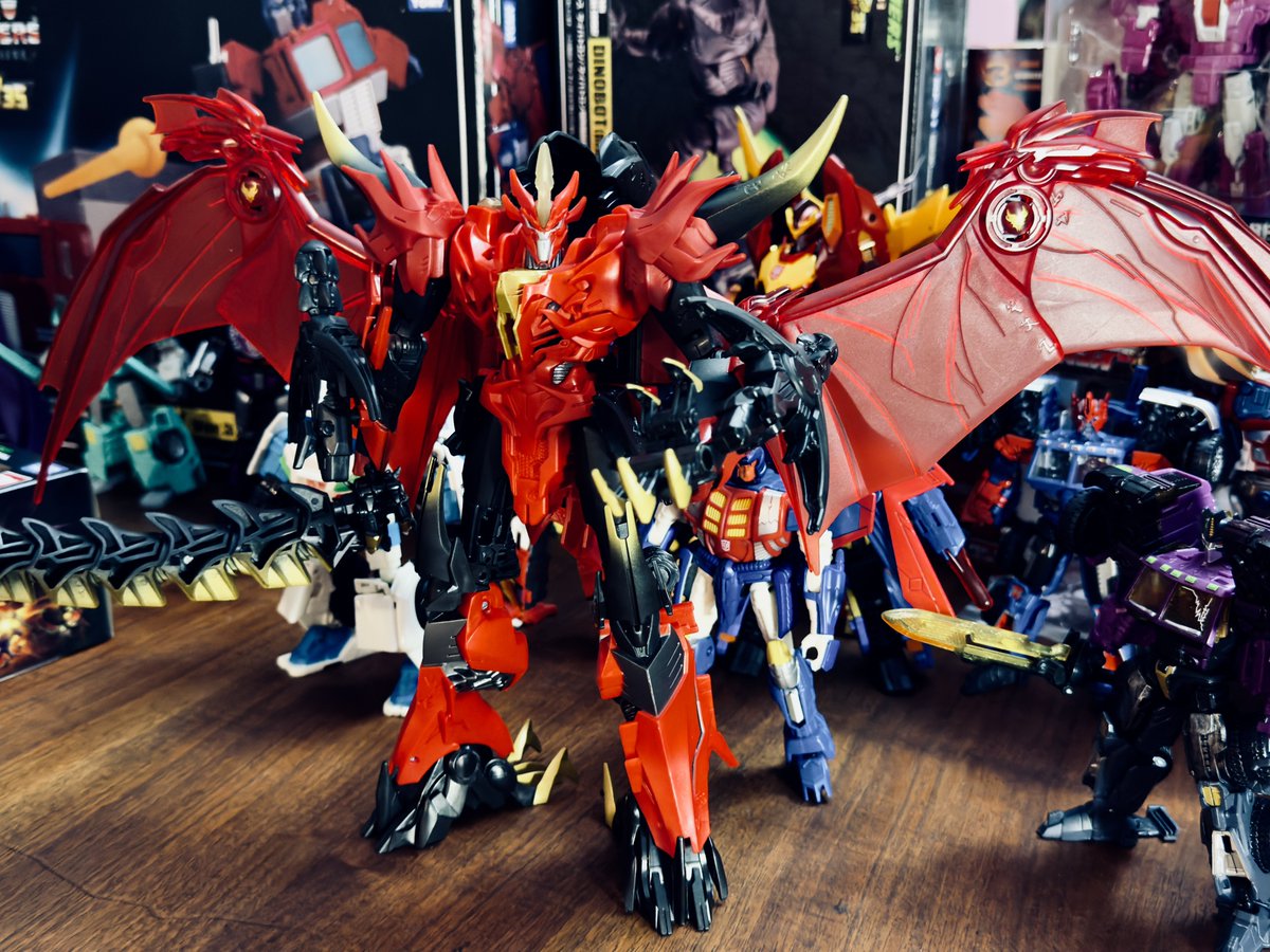 RareTransformer's tweet photo. Red https://t.co/VpgHuaVhN8