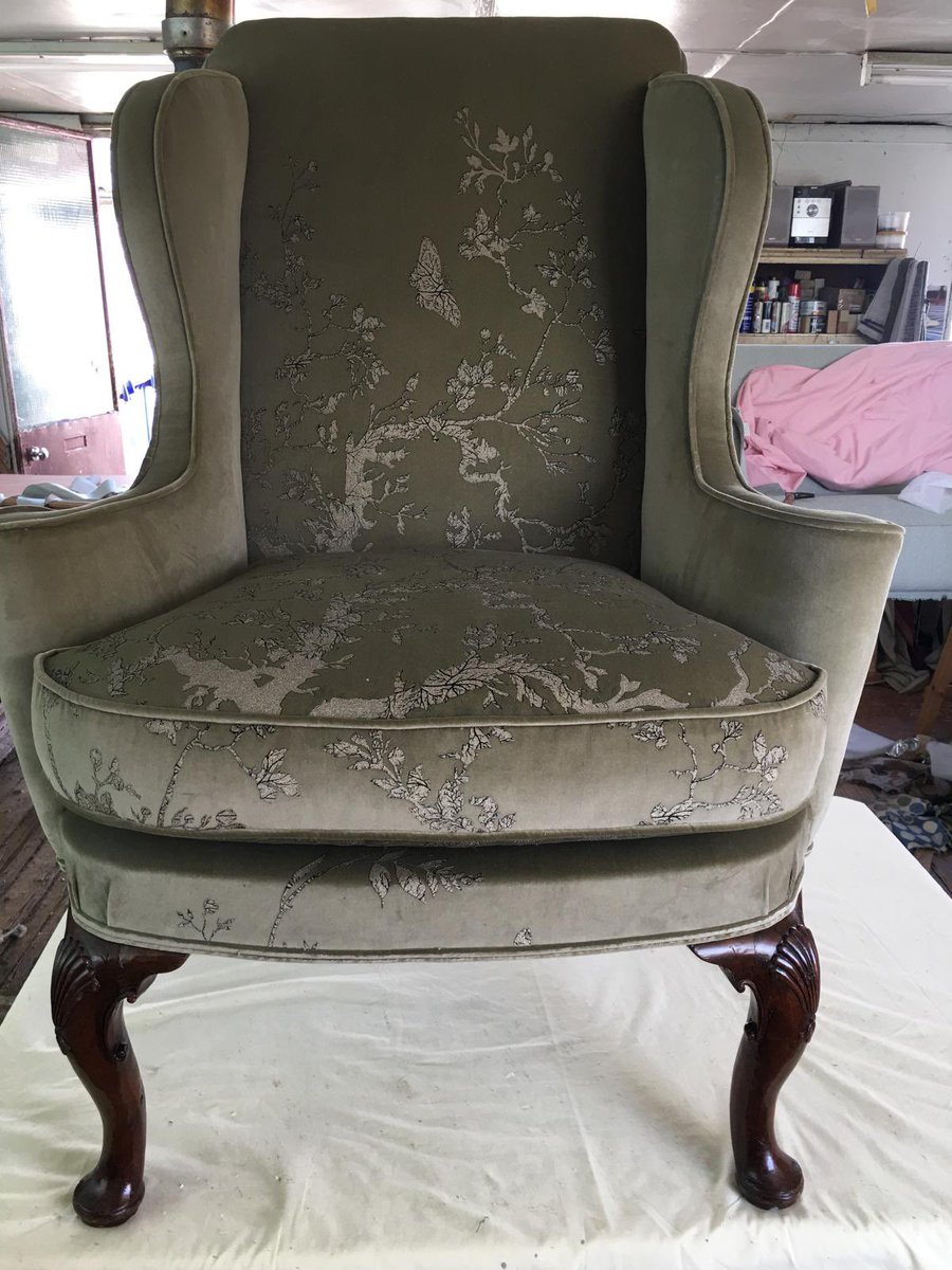 vinallandmacey's tweet image. How stunning is this Queen Anne Wingchair? Fully reupholstered and covered in @timorous_beasties Birdbranch Velvet panels, with a new feather cushion for that extra comfort. #vinallandmacey #wingchair #comfy #velvet #antique