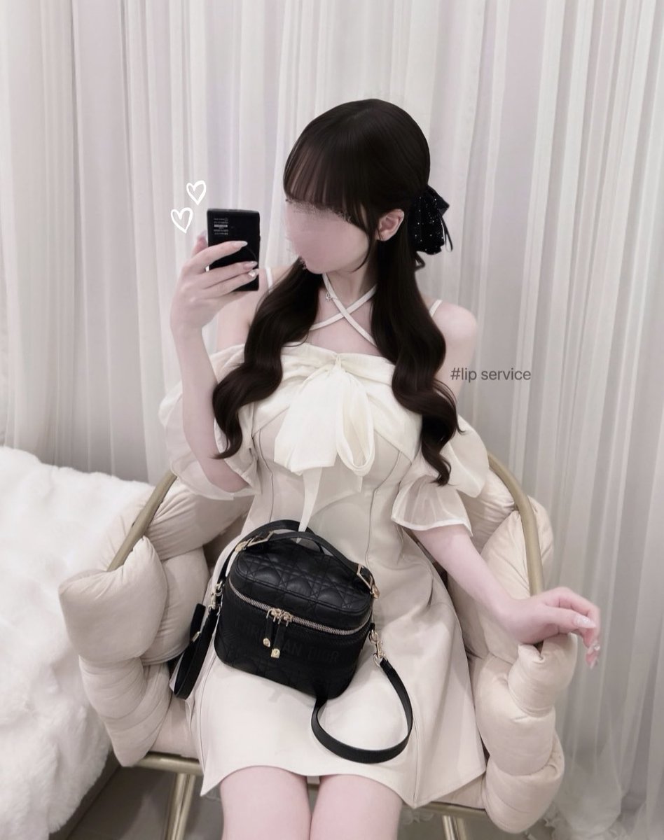 kojyazzi's tweet photo. lip service 毎度天才すぎるんだけど何？
この服可愛すぎて一生見てられる😭 https://t.co/WUXDiKVdOf