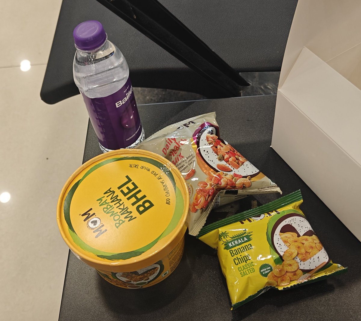 sanjoov's tweet photo. @AkasaAir Thanks a Billion and for taking care too by providing Refreshments and Personal Announcement. https://t.co/vFpY63KBHH