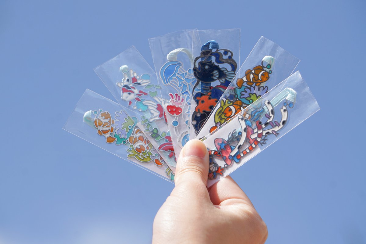 ステンドグラス風のブックマーカーに新たな種類を追加しました！
透かすと一部透け感があり、栞として使っても飾っても楽しめます。

カワセミ👉seibutuen-onlineshop.raku-uru.jp/item-detail/19…

#生物園オンラインショップ #足立区生物園