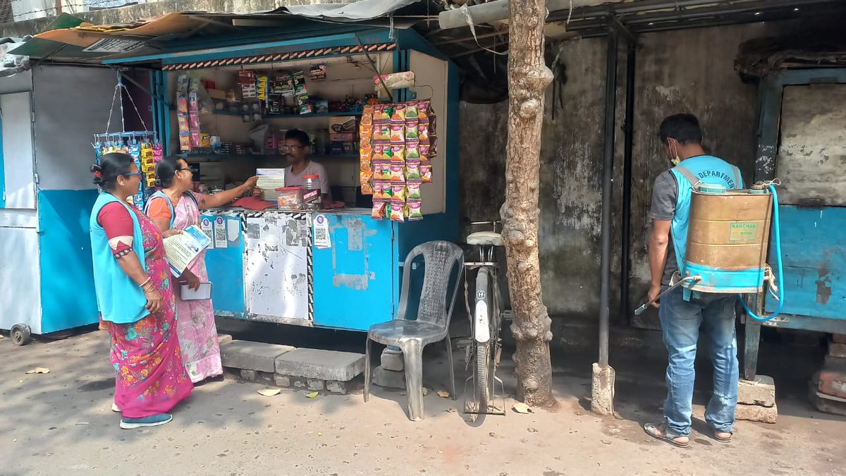 kmc_kolkata's tweet photo. A few pictures of the frontline workers of the Vector Control Team on duty across the city.
#VectorControlByKMC #KMConDuty https://t.co/Qciq0sd3FY