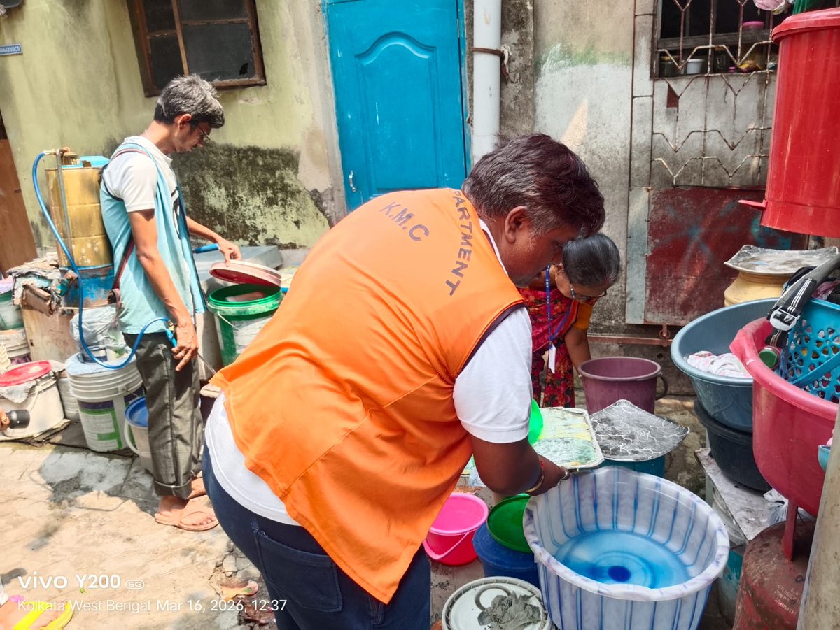 kmc_kolkata's tweet photo. A few pictures of the frontline workers of the Vector Control Team on duty across the city.
#VectorControlByKMC #KMConDuty https://t.co/Qciq0sd3FY