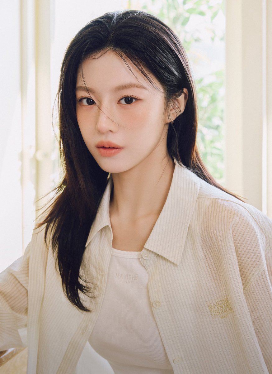 younjungsource's tweet photo. Go Younjung for MARITHÉ 26 SUMMER CAMPAIGN

‘Portrait of the Summer’

#GoYounjung #고윤정 #高允貞 #ゴユンジョン https://t.co/ysC33TImUS