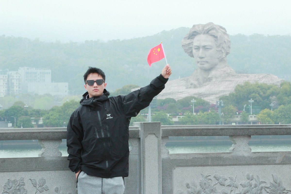 LOYAL路遥 tweet media