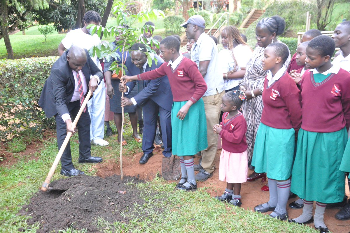 Jane Goodall Institute Uganda tweet media
