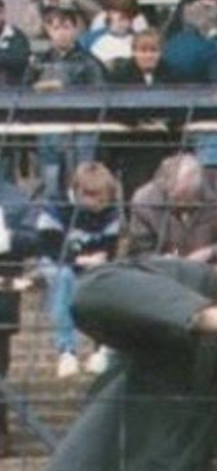 Lloyobwi tweet media