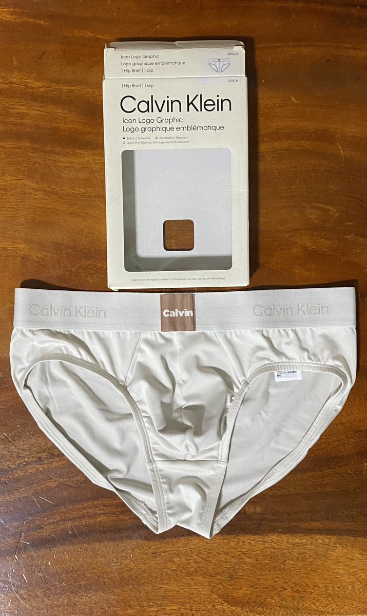 สายลม tweet media