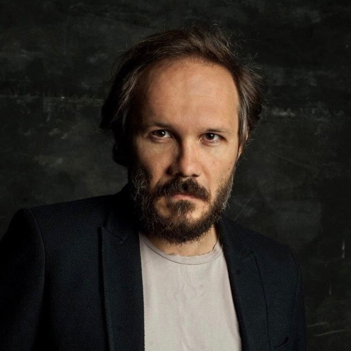 populicc's tweet photo. Ahmet Ümit'in aynı adlı romanından uyarlanan İstanbul Hatırası dizisinin kadrosuna Deniz Celiloğlu dahil oldu. (Birsen Altuntaş)

• Netflix'te yayınlanacak dizide, Nejat İşler, Bilal Yiğit Koçak, Simay Barlas, Cem Davran ve Tülin Özen gibi isimler rol oynayacak. https://t.co/6goSdEN0Mu