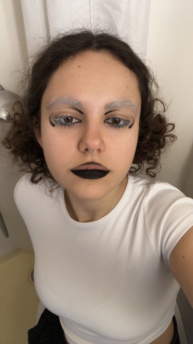 glolti_'s tweet photo. top maquillajes de 2026 por los que mi abuela se ha enfadado https://t.co/N9pr8v1du4