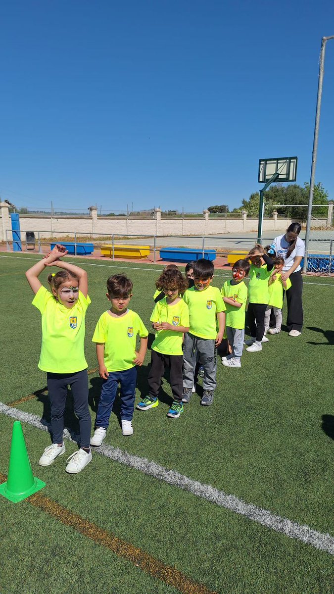 lomopardo's tweet photo. Ayer nuestr@s alumn@s de Educación Infantil participaron otro año más en la Jornada de “Deporte Rural” junto a colegios de la Zona Rural y Jerez en el campo de futbol de El Torno.

#DeporteEscolarRural
#escuelapublicadetod@syparatod@s 
#territoriolomopardo 
#territorioguadalete https://t.co/yA8T9ECrYs