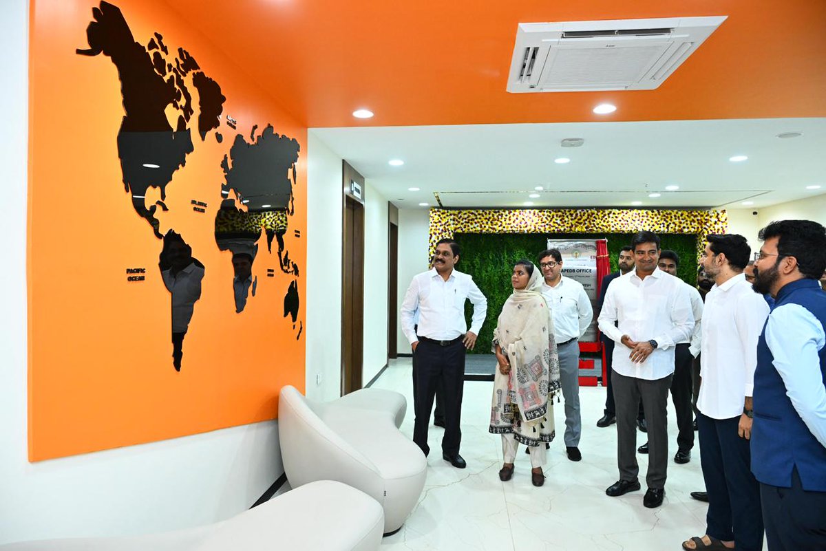 Nara Lokesh Updates tweet media