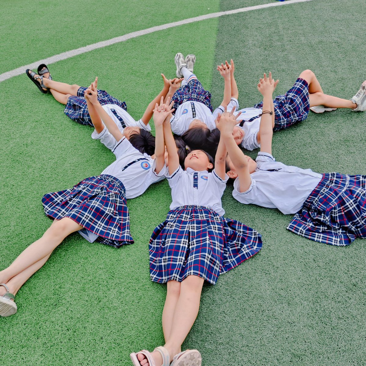 SHOW US UOUR FACES  tweet media