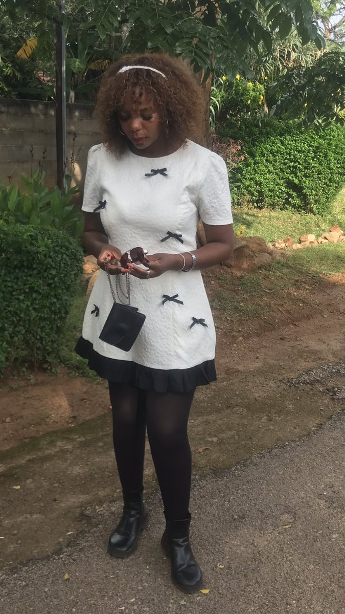 uMaNyoni wenkosi tweet media