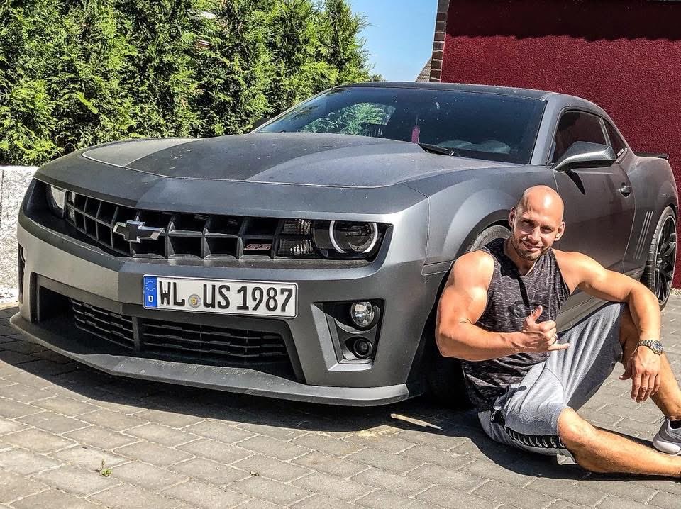 Flying Uwe tweet media