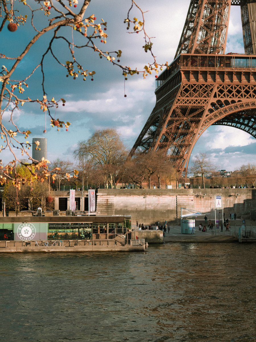 Lived here my whole life and still taking pics of the Eiffel Tower like a tourist 

Shot on OPPO Find X9 Pro