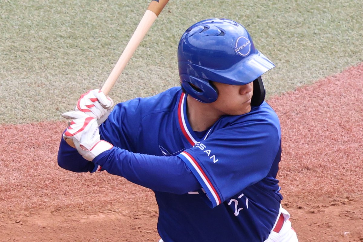 nissan_baseball's tweet photo. 【今季開幕】

日産野球部が今季初の公式戦でENEOSに勝利🎊
先発・砂川は9回途中1失点の好投！⚾

打線は石飛・小柴が流れを作り、比嘉の2塁打で先制。8回には田中のタイムリー3ベースで勝利を引き寄せました！

#GO日産 #日産野球部 https://t.co/ZRpzvS0JDc
