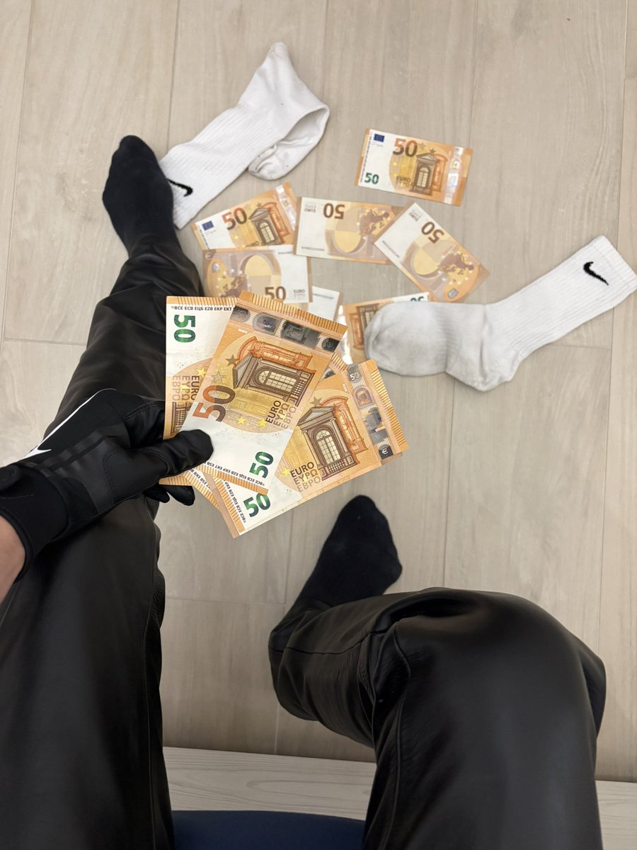 HNGRY_SLT 10K tweet media