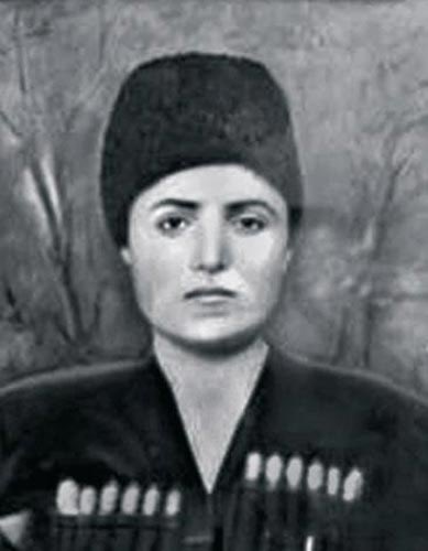 “Şehit Halil Efe'nin ailesi Makbule Hanım, zevci gibi, birkaç müsademeye girmiş ve Kocayayla muharebesinde ihraz-ı rütbe-i şahadet eylemiştir.” 

Demirci Akıncıları Komutanı İbrahim Ethem

17 Mart 1922
